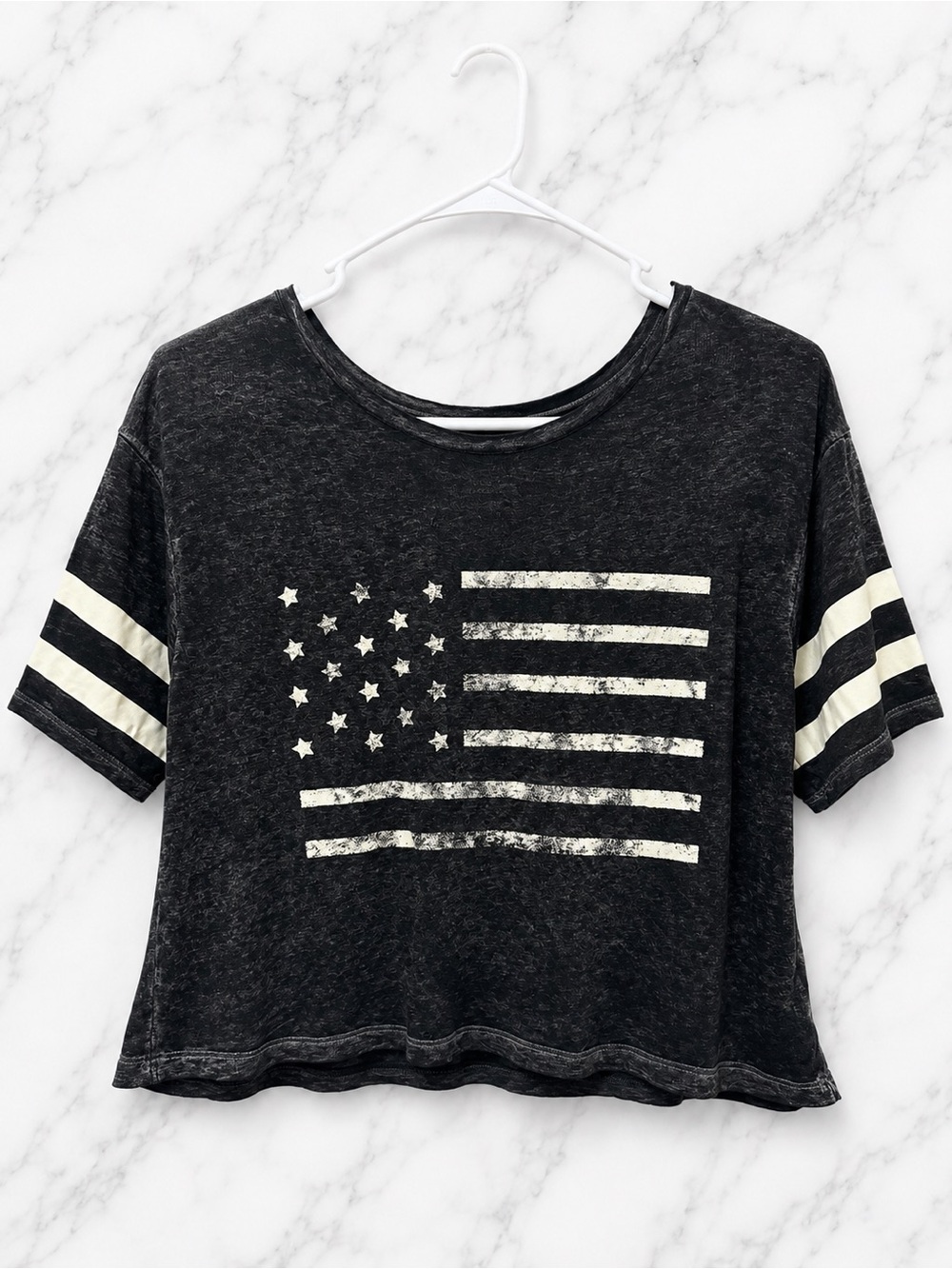 American Eagle Charcoal USA Flag Cropped Graphic T-Shirt Striped Sleeve | S⁠mall